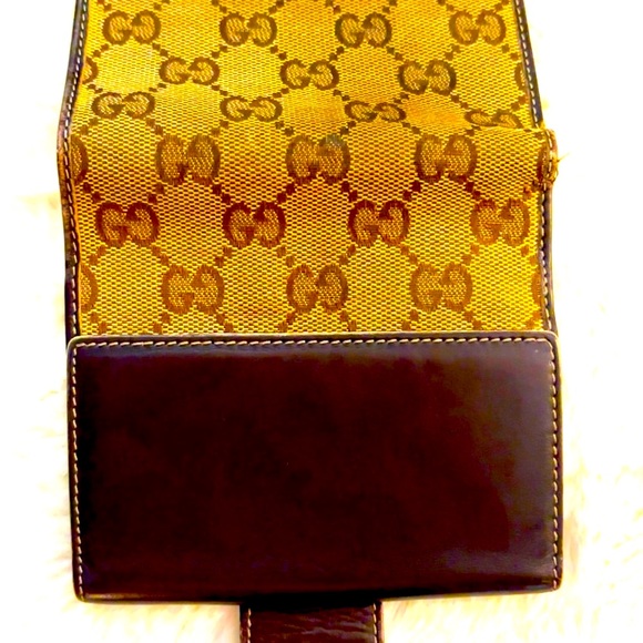 Authentic Gucci Mono Double Snap Wallet. Made in Italy. SERIAL #: 203549-0959 - Picture 5 of 10